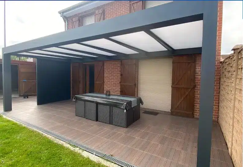 Quelle est la différence entre une pergola et une véranda ?